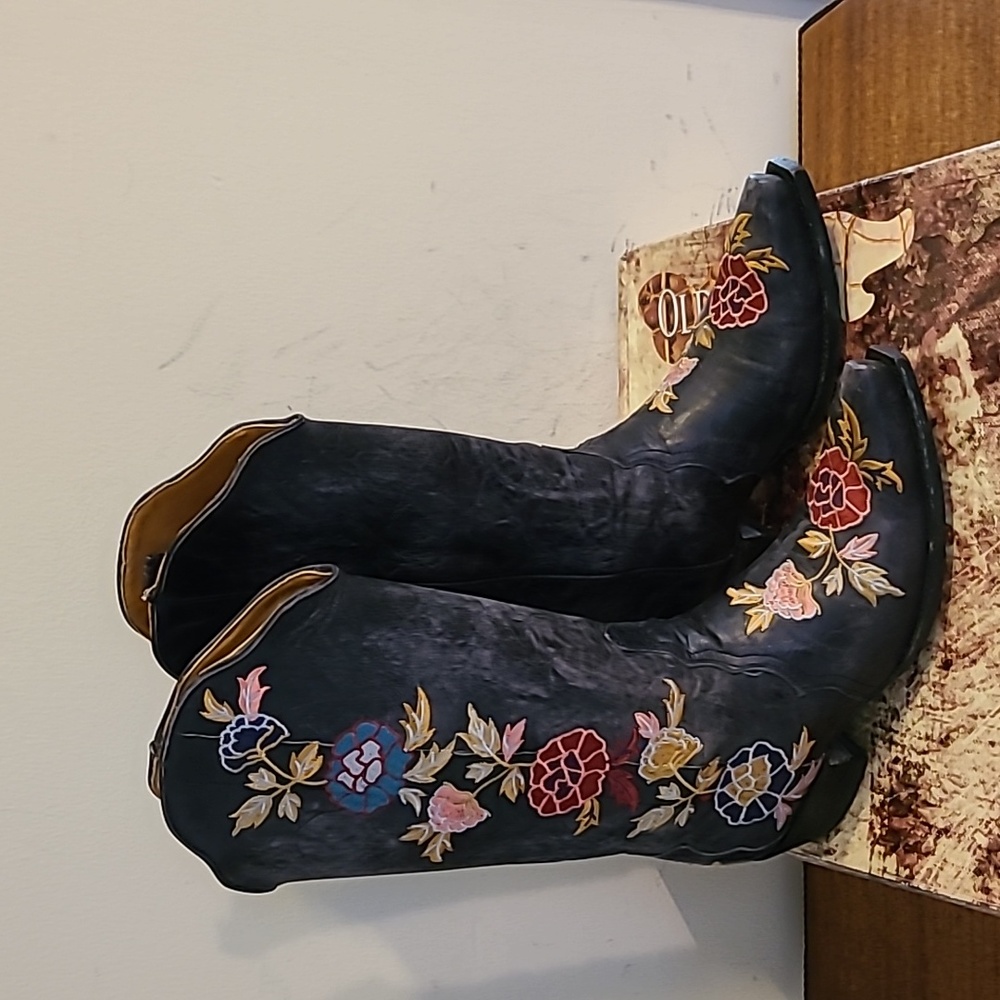 Old Gringo Black Floral Embroidered Heeled Boots